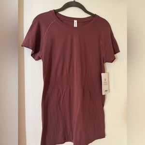 Athleta Momentum Tee - Berry, Size Medium